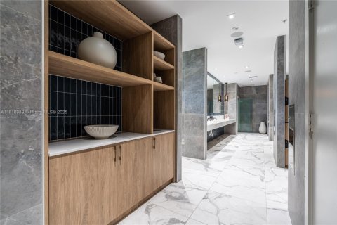 Condominio en venta en Miami, Florida, 2 dormitorios, 118.36 m2 № 1779432 - foto 13
