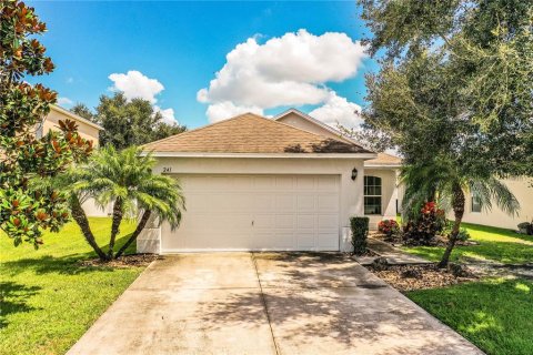 House in Winter Haven, Florida 3 bedrooms, 105.91 sq.m. № 2093478