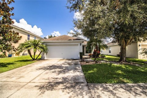 House in Winter Haven, Florida 3 bedrooms, 105.91 sq.m. № 2093478 - photo 2