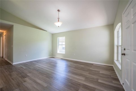 House in Winter Haven, Florida 3 bedrooms, 105.91 sq.m. № 2093478 - photo 5