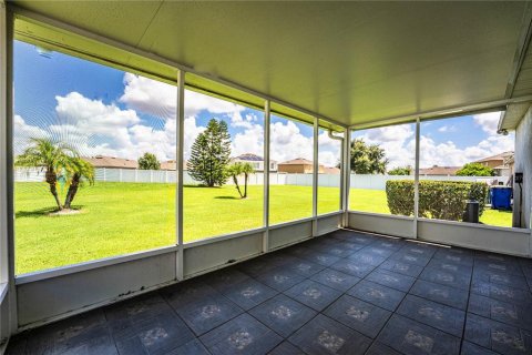 House in Winter Haven, Florida 3 bedrooms, 105.91 sq.m. № 2093478 - photo 26