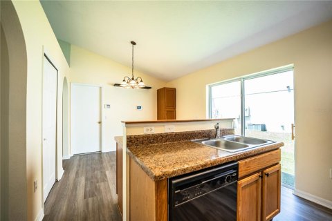 House in Winter Haven, Florida 3 bedrooms, 105.91 sq.m. № 2093478 - photo 9