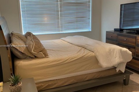 Condominio en venta en Fort Lauderdale, Florida, 1 dormitorio, 61.32 m2 № 1713674 - foto 7