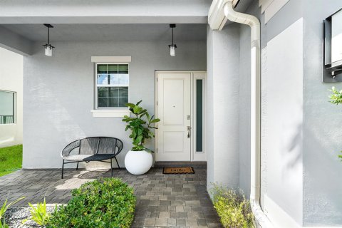 Villa ou maison à vendre à Delray Beach, Floride: 4 chambres, 214.14 m2 № 2417888 - photo 4