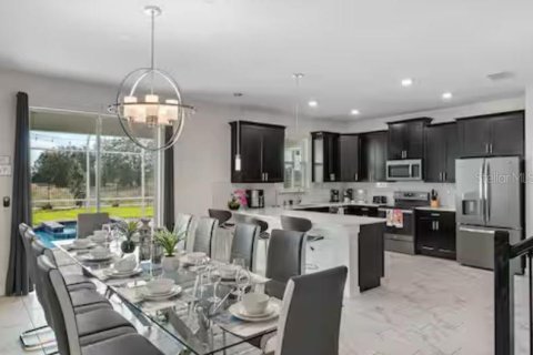 House in Davenport, Florida 7 bedrooms, 310.2 sq.m. № 2166452 - photo 20