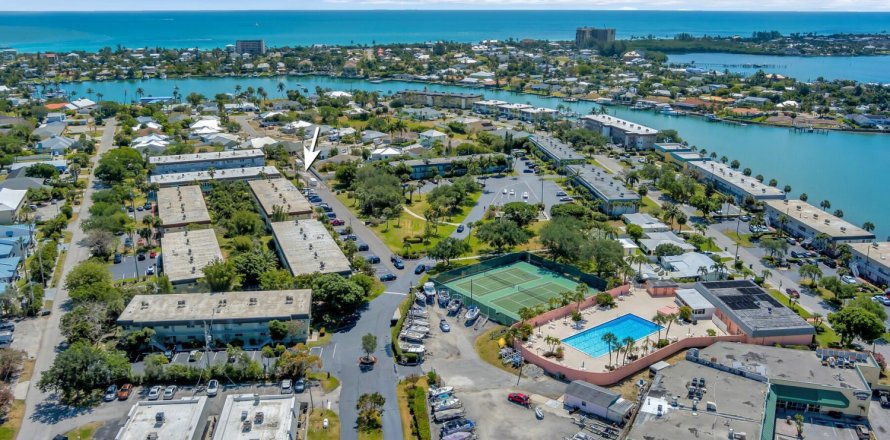 Condominio en Fort Pierce, Florida, 2 dormitorios  № 1160533