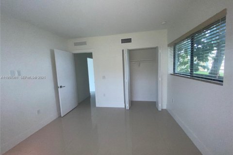 Купить коммерческую недвижимость в Майами-Бич, Флорида 280.94м2, № 2011949 - фото 15