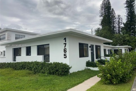 Коммерческая недвижимость в Майами-Бич, Флорида 280.94м2 № 2011949