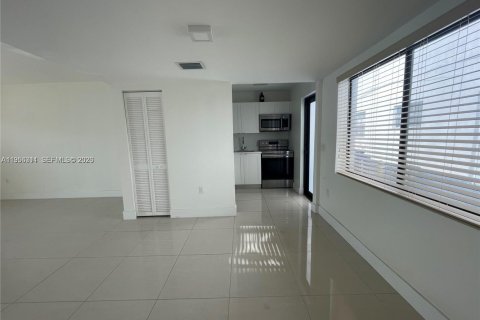 Купить коммерческую недвижимость в Майами-Бич, Флорида 280.94м2, № 2011949 - фото 8