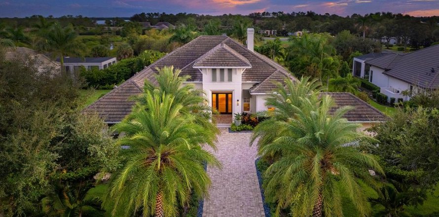House in Lakewood Ranch, Florida 3 bedrooms, 309.09 sq.m. № 1898707
