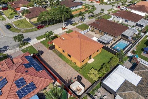 House in Homestead, Florida 4 bedrooms, 148.36 sq.m. № 2392615 - photo 30