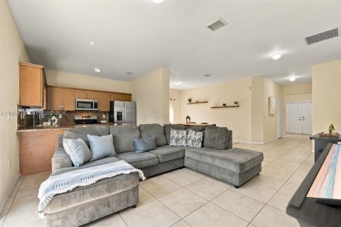House in Homestead, Florida 4 bedrooms, 148.36 sq.m. № 2392615 - photo 10