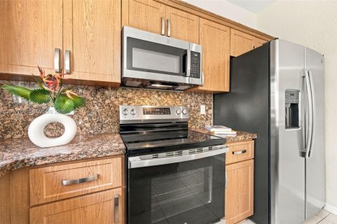 House in Homestead, Florida 4 bedrooms, 148.36 sq.m. № 2392615 - photo 14