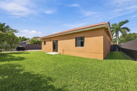 House in Homestead, Florida 4 bedrooms, 148.36 sq.m. № 2392615 - photo 24