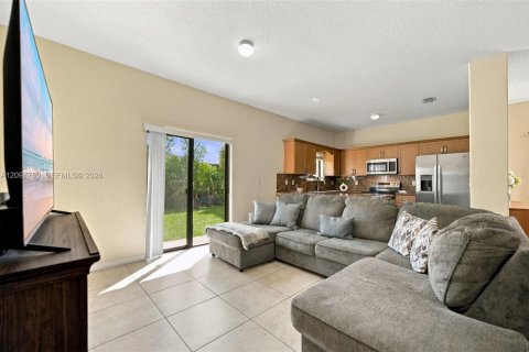 House in Homestead, Florida 4 bedrooms, 148.36 sq.m. № 2392615 - photo 9