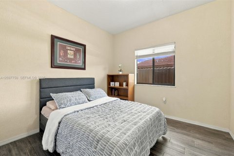 House in Homestead, Florida 4 bedrooms, 148.36 sq.m. № 2392615 - photo 18