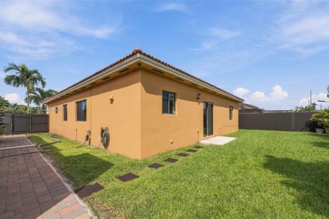 House in Homestead, Florida 4 bedrooms, 148.36 sq.m. № 2392615 - photo 27