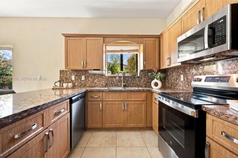 House in Homestead, Florida 4 bedrooms, 148.36 sq.m. № 2392615 - photo 13