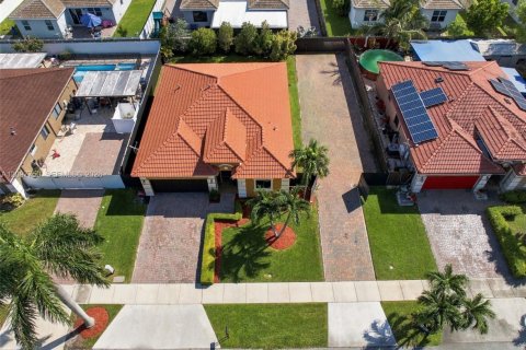 House in Homestead, Florida 4 bedrooms, 148.36 sq.m. № 2392615 - photo 3