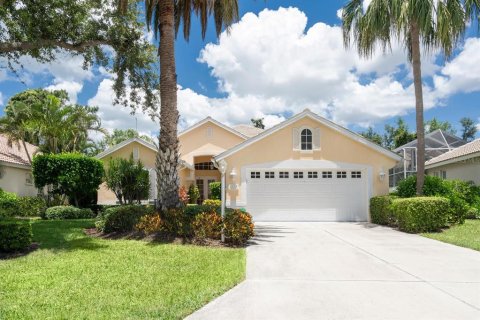 House in Bradenton, Florida 3 bedrooms, 213.12 sq.m. № 1812873 - photo 1