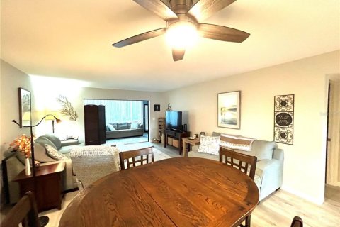 Condo in Bradenton, Florida, 2 bedrooms № 2314450 - photo 6