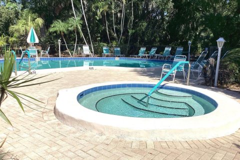 Condo in Bradenton, Florida, 2 bedrooms № 2314450 - photo 23