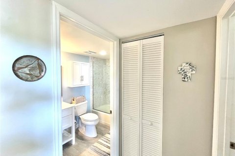 Condo in Bradenton, Florida, 2 bedrooms № 2314450 - photo 26