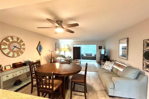 Condo in Bradenton, Florida, 2 bedrooms № 2314450 - photo 5
