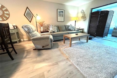Condo in Bradenton, Florida, 2 bedrooms № 2314450 - photo 14