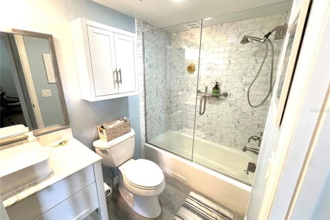 Condo in Bradenton, Florida, 2 bedrooms № 2314450 - photo 28