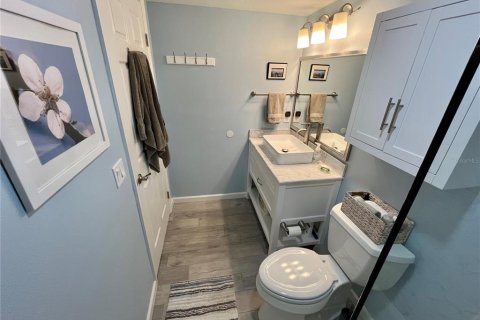 Condo in Bradenton, Florida, 2 bedrooms № 2314450 - photo 27