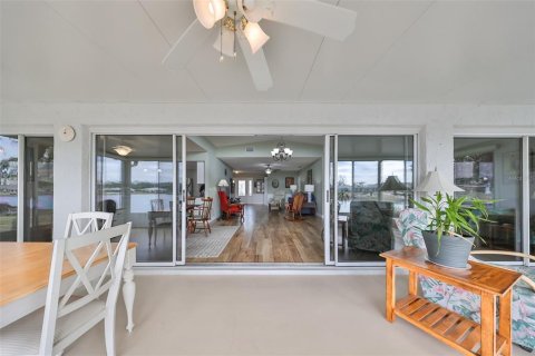 House in Sun City Center, Florida 2 bedrooms, 162.02 sq.m. № 1509418 - photo 25