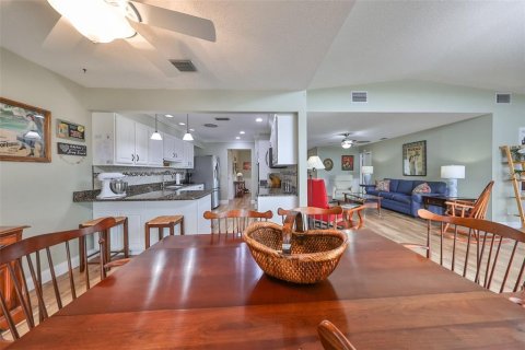 House in Sun City Center, Florida 2 bedrooms, 162.02 sq.m. № 1509418 - photo 18