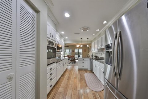House in Sun City Center, Florida 2 bedrooms, 162.02 sq.m. № 1509418 - photo 16