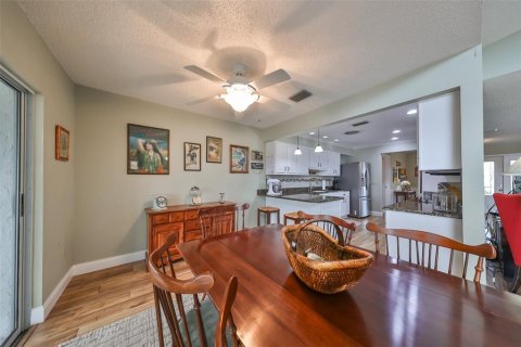 House in Sun City Center, Florida 2 bedrooms, 162.02 sq.m. № 1509418 - photo 19
