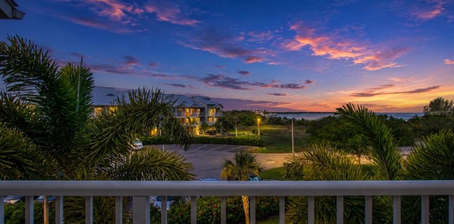 Townhouse in Ruskin, Florida 2 bedrooms, 116.87 sq.m. № 2149850