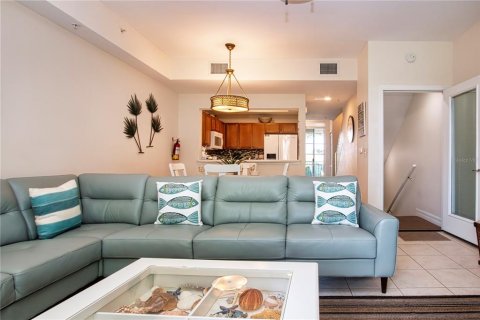 Townhouse in Ruskin, Florida 2 bedrooms, 116.87 sq.m. № 2149850 - photo 13