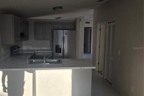 House in Tampa, Florida 3 bedrooms, 119.29 sq.m. № 1886153 - photo 8