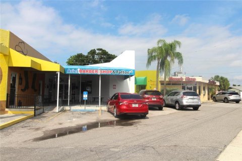 Propiedad comercial en alquiler en Sarasota, Florida, 145.58 m2 № 1613384 - foto 1
