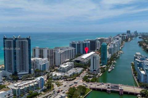 Condo in Miami Beach, Florida, 2 bedrooms № 2247465 - photo 29