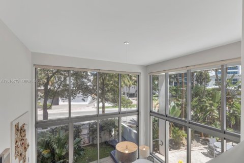 Condo in Miami Beach, Florida, 2 bedrooms № 2247465 - photo 18