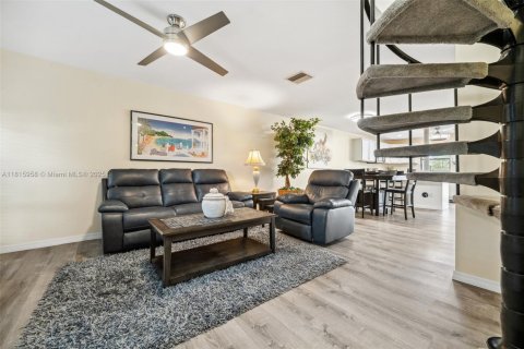 Купить кондоминиум в Кейп-Корал, Флорида 3 комнаты, 94.3м2, № 1770868 - фото 9