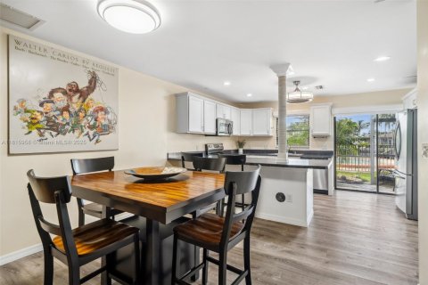 Купить кондоминиум в Кейп-Корал, Флорида 3 комнаты, 94.3м2, № 1770868 - фото 13