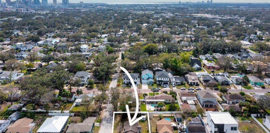 Land in Tampa, Florida № 1903389