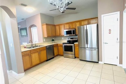 Townhouse in Tampa, Florida 3 bedrooms, 153.94 sq.m. № 1884931 - photo 10