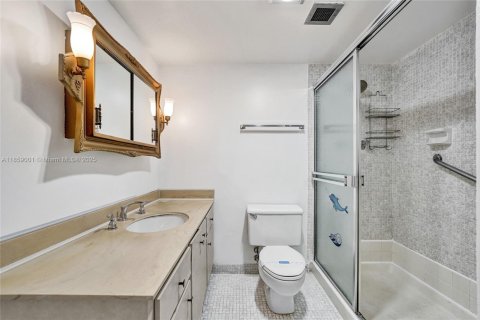 Condo in Hallandale Beach, Florida, 2 bedrooms № 2185833 - photo 26