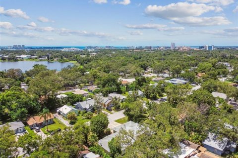 Immobilier commercial à vendre à Clearwater, Floride: 5 chambres, 275.92 m2 № 2368922 - photo 2