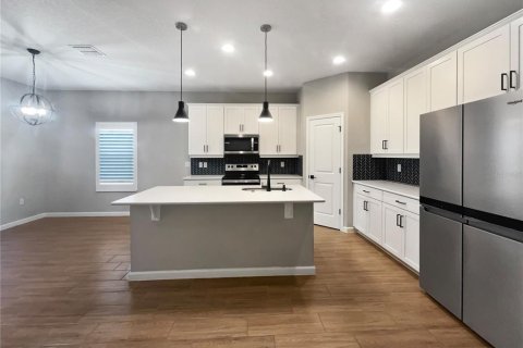 Casa en venta en Deltona, Florida, 4 dormitorios, 179.77 m2 № 1558749 - foto 6
