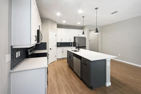 Casa en venta en Deltona, Florida, 4 dormitorios, 179.77 m2 № 1558749 - foto 23