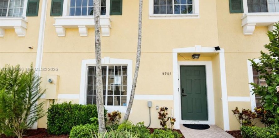 Touwnhouse à Tamarac, Floride 3 chambres, 131.74 m2 № 2173024